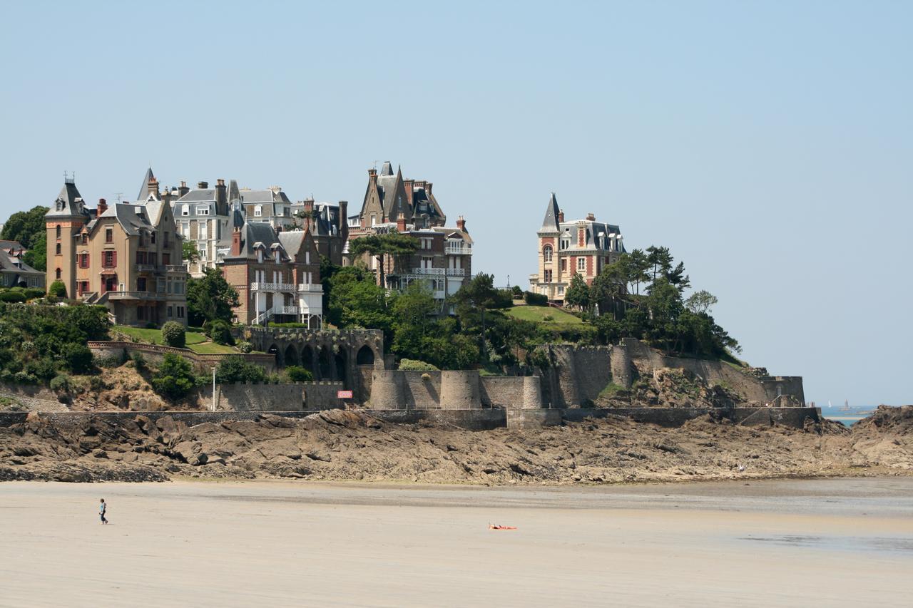 Chambres d'hôtes Le Clos d'Enhaut Dinard Exterior foto